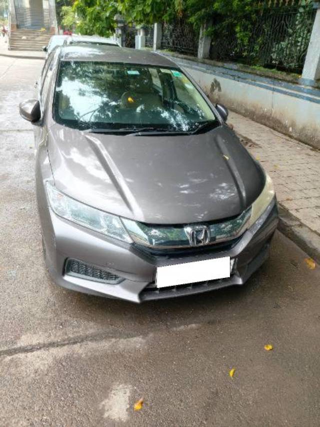 https://images10.gaadi.com/usedcar_image/4594836/original/processed_cb38b28c-011c-4eca-976a-b6e20af0cc56.jpg?imwidth=6402