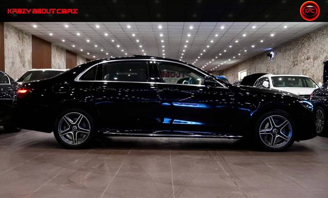 https://images10.gaadi.com/usedcar_image/4594847/original/processed_4cc0cac549a493ef460660d4e33b8b30.jpg?imwidth=6401