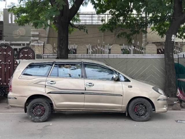 https://images10.gaadi.com/usedcar_image/4594869/original/processed_processed_2801ae1b-63e9-4481-a74d-3be310a93b9e.jpg?imwidth=6401