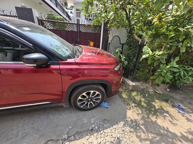 https://images10.gaadi.com/usedcar_image/4594901/original/processed_76682d2c-fc43-462b-9451-dc38d4057c33.jpg?imwidth=6401