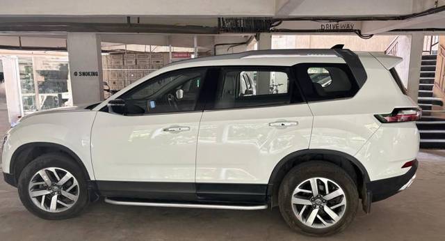 https://images10.gaadi.com/usedcar_image/4594914/original/processed_9c45b134-ade7-4fa3-a6ce-6dc2c0a92f9e.jpeg?imwidth=6402