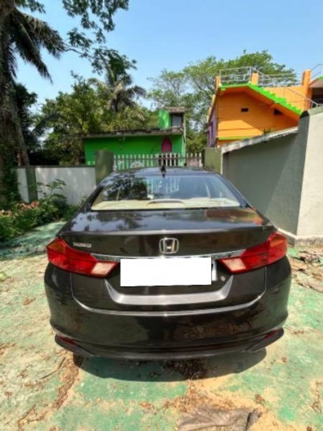 https://images10.gaadi.com/usedcar_image/4594917/original/processed_45da3030-2fcb-48c0-a277-dc1c3fd6d87c.jpeg?imwidth=6402