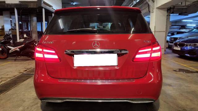 https://images10.gaadi.com/usedcar_image/4594933/original/processed_c044545b-fc47-4afb-b18d-30c2641084f0.jpg?imwidth=6401