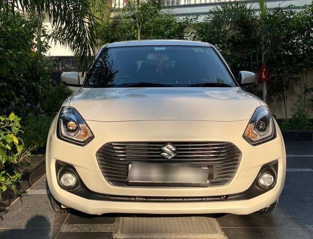 https://images10.gaadi.com/usedcar_image/4595010/original/processed_25014c59-1156-4976-8934-183860bd61a3.jpg?imwidth=6400