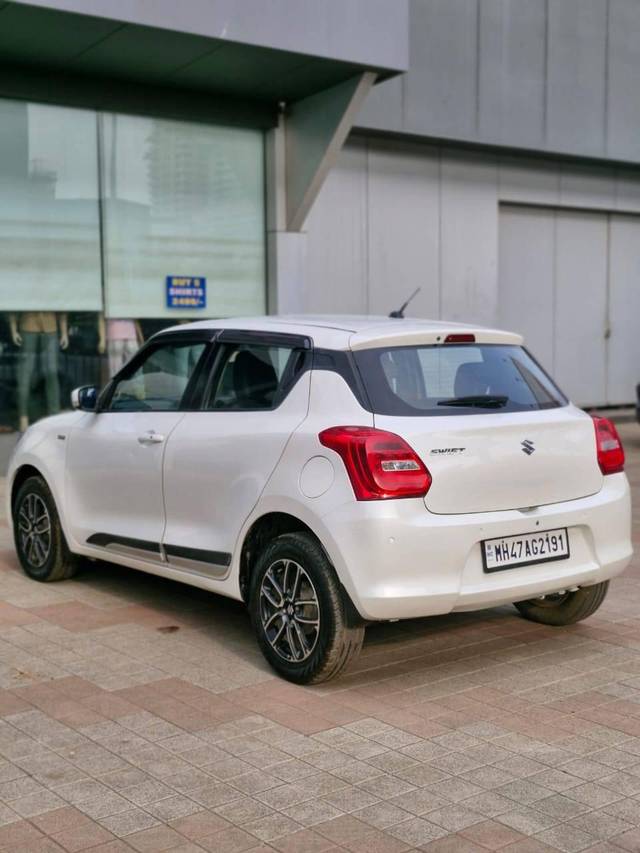 https://images10.gaadi.com/usedcar_image/4595025/original/processed_ea7853681f7f45363b5c11d0e87740eb.jpg?imwidth=6402