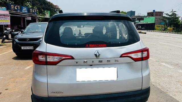 https://images10.gaadi.com/usedcar_image/4595035/original/processed_e370b7e6-4991-43e7-92ea-ae4b4dd98324.jpeg?imwidth=6401