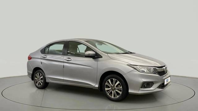 https://images10.gaadi.com/usedcar_image/4595045/original/3032b48bf606fb70bcd64570603908b1.jpg?imwidth=6400