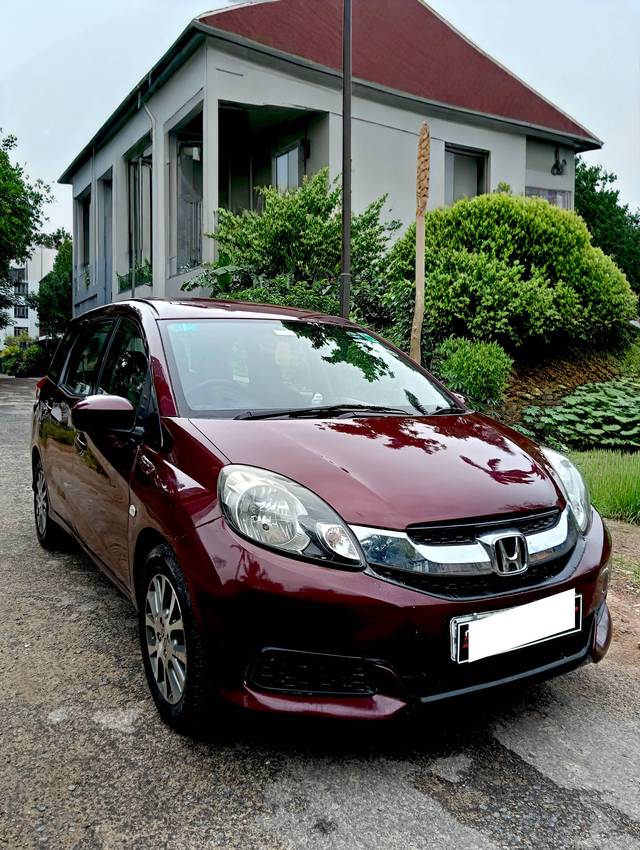 https://images10.gaadi.com/usedcar_image/4595050/original/processed_4b648bfe110ee3600bbdff833dbf78e2.jpg?imwidth=6401