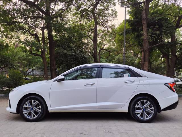 https://images10.gaadi.com/usedcar_image/4595064/original/8c8fef3473b2934a3ed16f532f0a5666.jpg?imwidth=6402