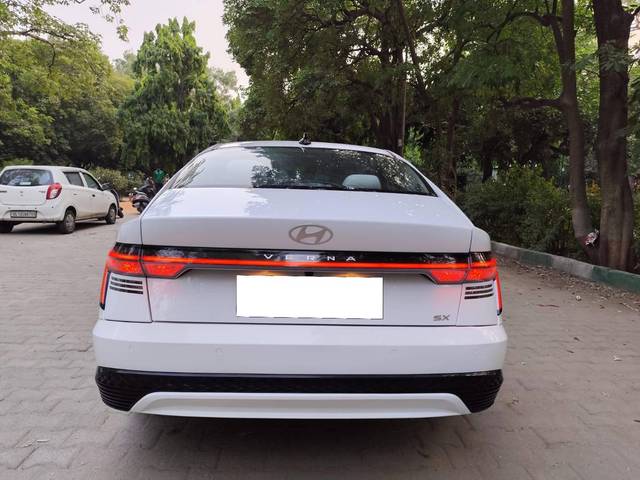 https://images10.gaadi.com/usedcar_image/4595064/original/processed_b13c28f83643cba593d903ec5929951d.jpg?imwidth=6401