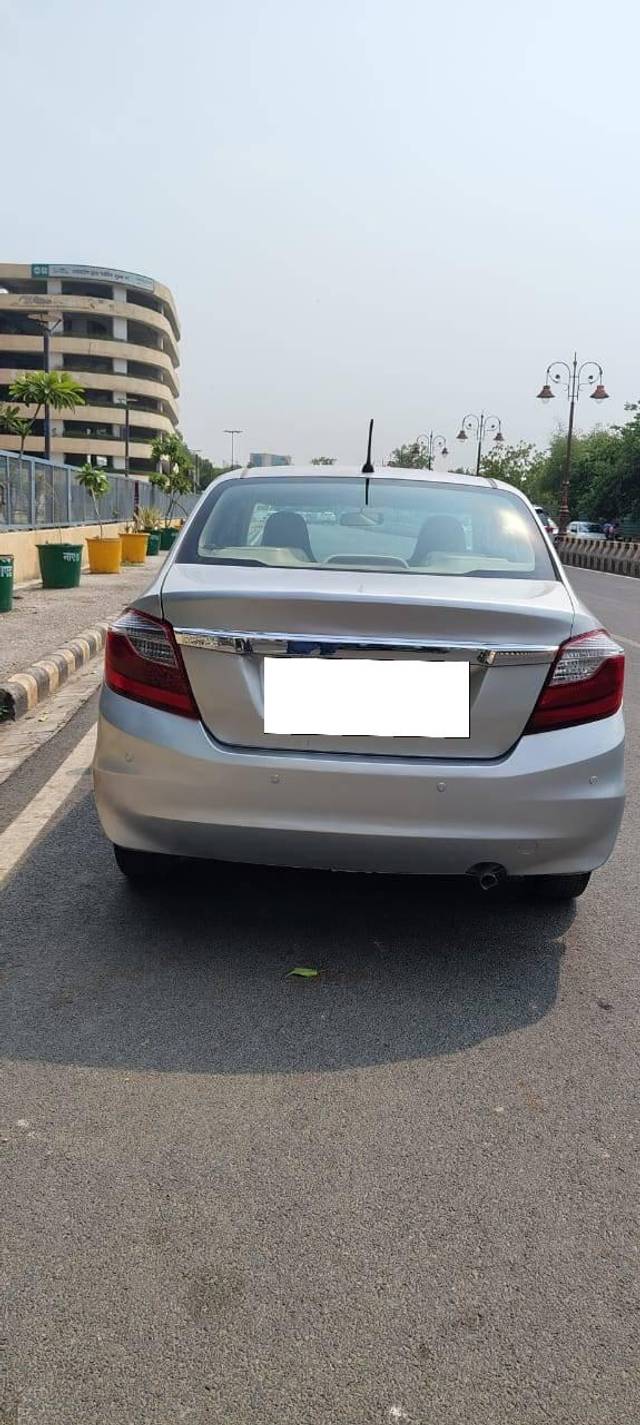 https://images10.gaadi.com/usedcar_image/4595068/original/processed_ebcb0aca12a8977152dd762ce73be061.jpg?imwidth=6402