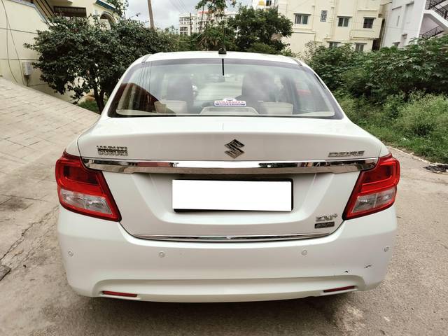 https://images10.gaadi.com/usedcar_image/4595071/original/processed_33dc881160aea5d35bc99f09dadf8706.jpg?imwidth=6402