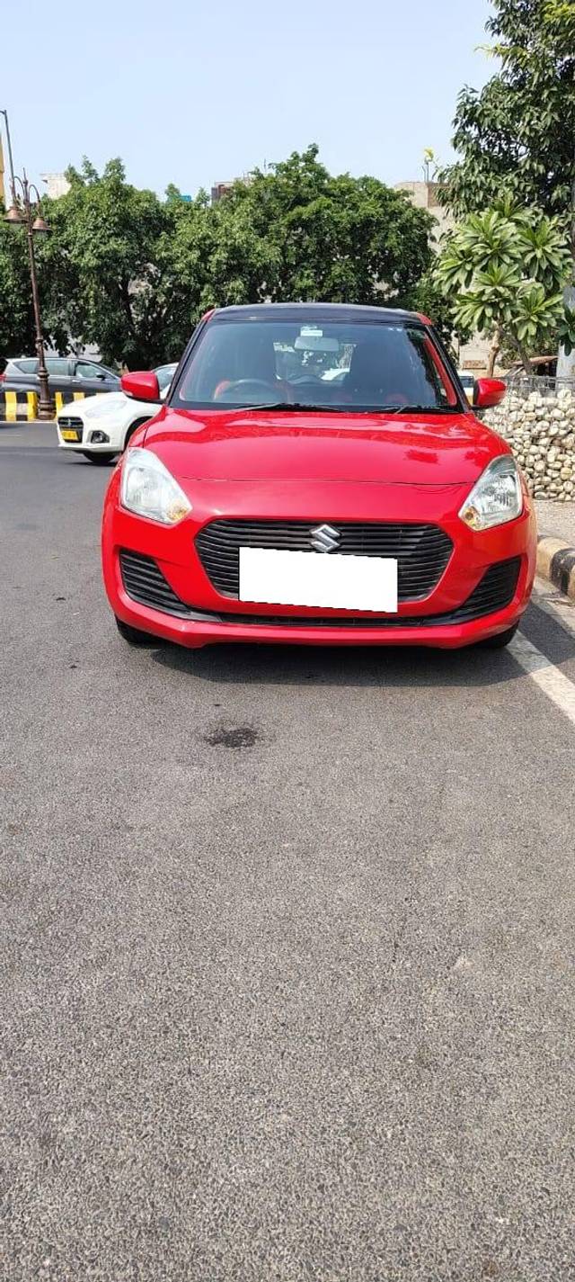 https://images10.gaadi.com/usedcar_image/4595072/original/processed_5087f6ed8e8bd5bf6f1b59cb5c575068.jpg?imwidth=6402
