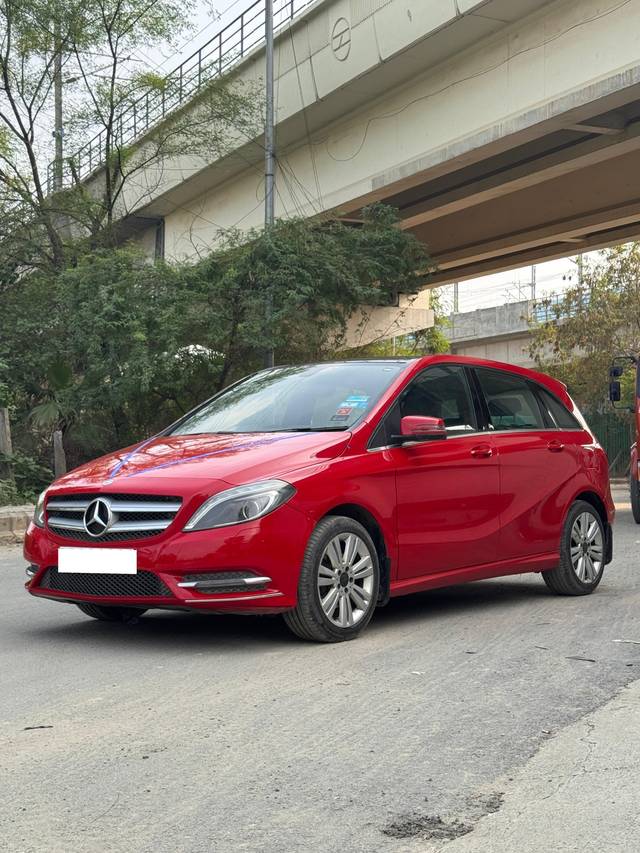 https://images10.gaadi.com/usedcar_image/4595074/original/processed_91a59541c6d0705d6efae0b392f4e6ee.jpg?imwidth=6401