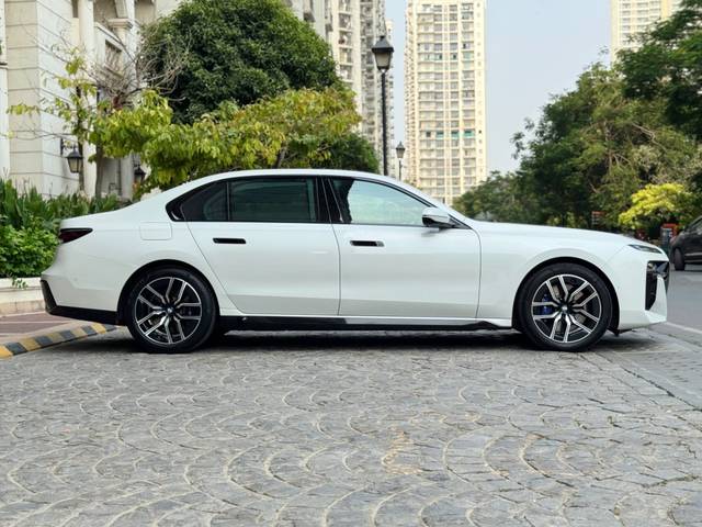 https://images10.gaadi.com/usedcar_image/4595083/original/8d92f45c1b55f6b700e085603b905787.jpg?imwidth=6401
