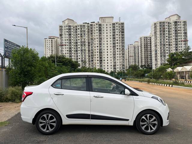 https://images10.gaadi.com/usedcar_image/4595140/original/processed_5625ed25b45b639a5dd441c005a1db4c.jpg?imwidth=6401