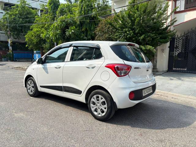 https://images10.gaadi.com/usedcar_image/4595144/original/processed_b47c238e08e13ac3739131c46fbab228.jpg?imwidth=6402