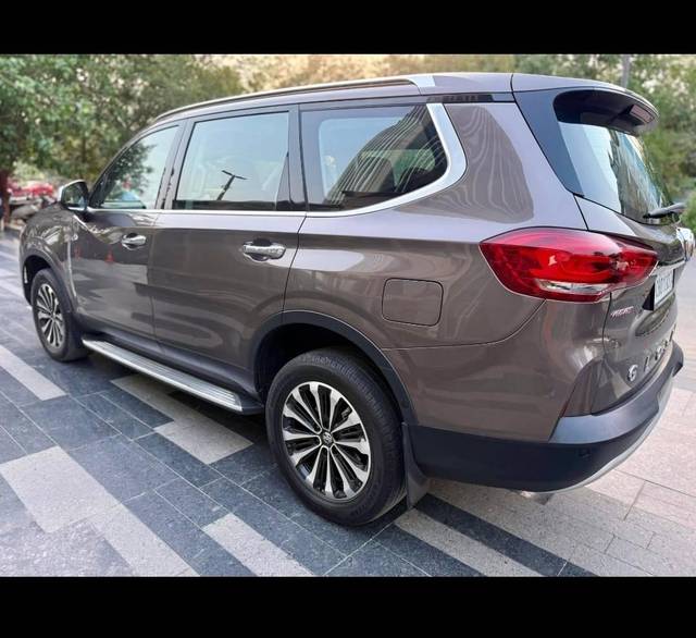https://images10.gaadi.com/usedcar_image/4595157/original/processed_92739bd6fc9f0c27fad2b1ce357b7c13.jpg?imwidth=6402