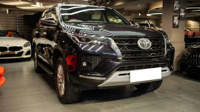 https://images10.gaadi.com/usedcar_image/4595159/original/processed_6fd9305a39057b540916b3eeb51b3d81.jpg?imwidth=6400