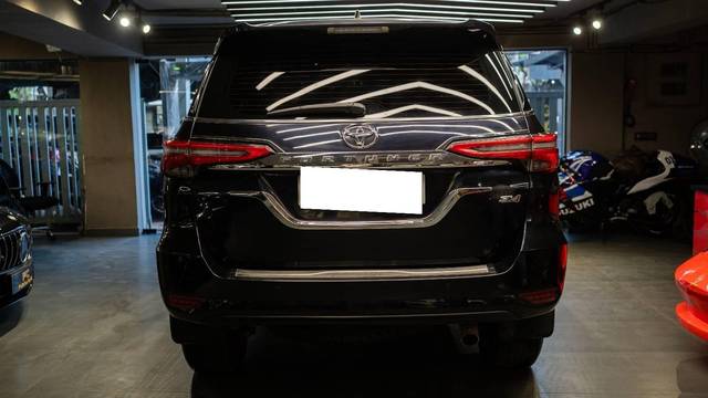 https://images10.gaadi.com/usedcar_image/4595159/original/processed_8a010decdcd1aaeed1338f9428bf0e5f.jpg?imwidth=6401