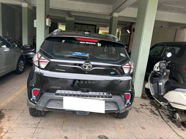 https://images10.gaadi.com/usedcar_image/4595164/original/processed_65d37f41378626486bed3186f1c8fff1.jpg?imwidth=6402