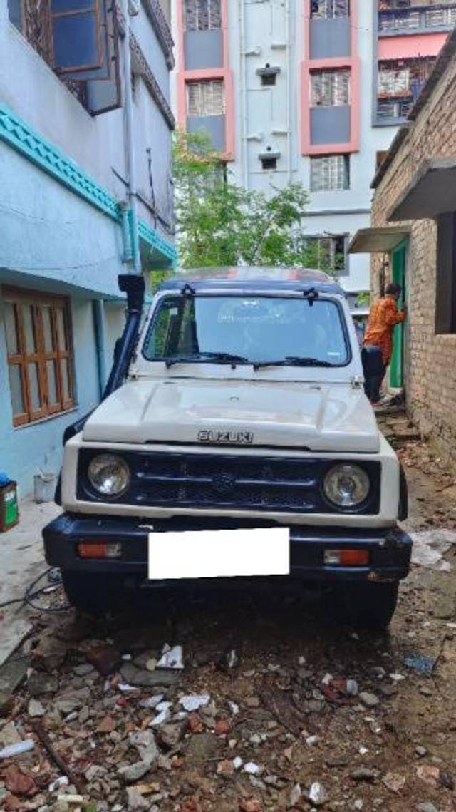 https://images10.gaadi.com/usedcar_image/4595185/original/processed_5ad2b752-f0f9-461a-812f-1420c8065251.jpg?imwidth=6400