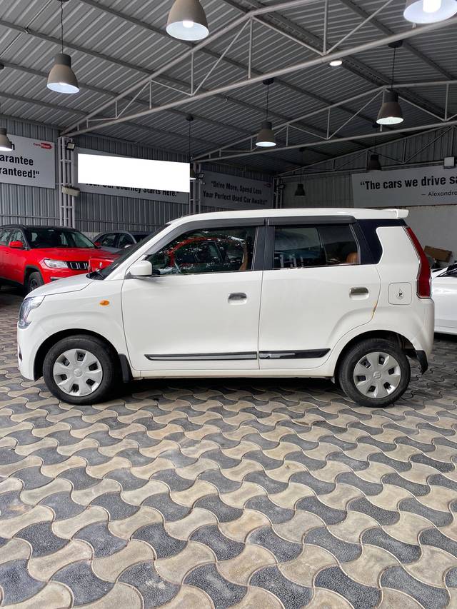 https://images10.gaadi.com/usedcar_image/4595194/original/processed_c3b61ab3f79ffad42f40ba1ddae3eb39.jpg?imwidth=6401