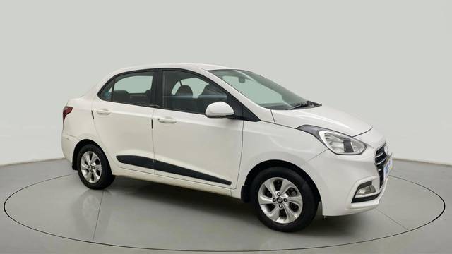 https://images10.gaadi.com/usedcar_image/4595288/original/ef0b71764521e1cc58a861821466326c.jpg?imwidth=6400
