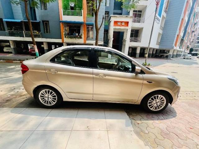 https://images10.gaadi.com/usedcar_image/4595302/original/processed_437596c5-d862-43d3-841a-8ed816893526.jpeg?imwidth=6401