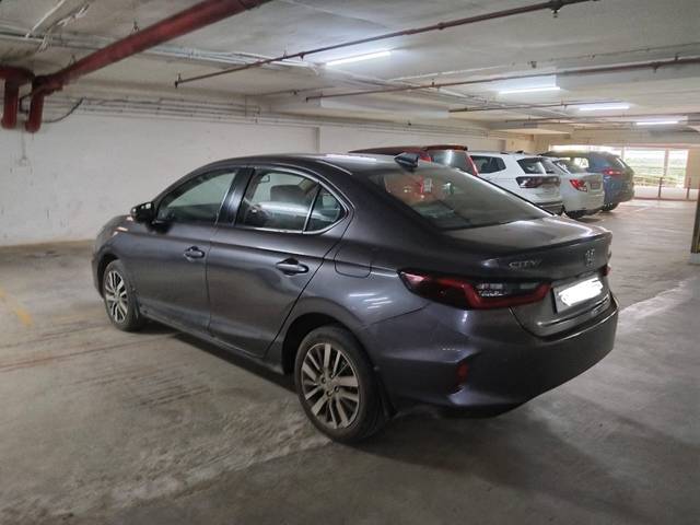 https://images10.gaadi.com/usedcar_image/4595303/original/82ce2f434977a799ba13d2273c50dbb1.jpg?imwidth=6402