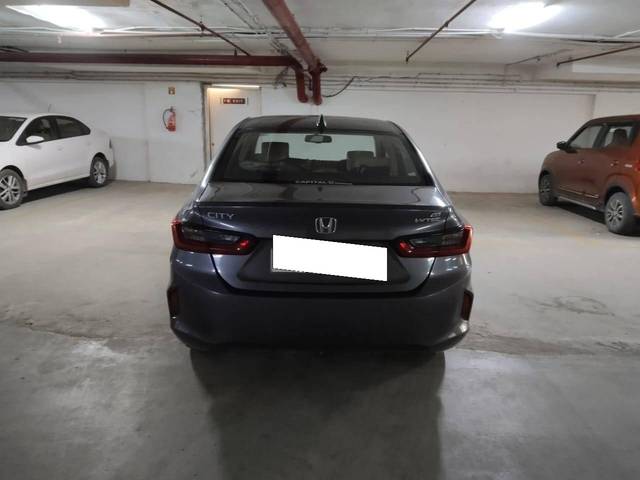 https://images10.gaadi.com/usedcar_image/4595303/original/processed_bc244a2bf91b8f9c10836b0e1a7d7307.jpg?imwidth=6401