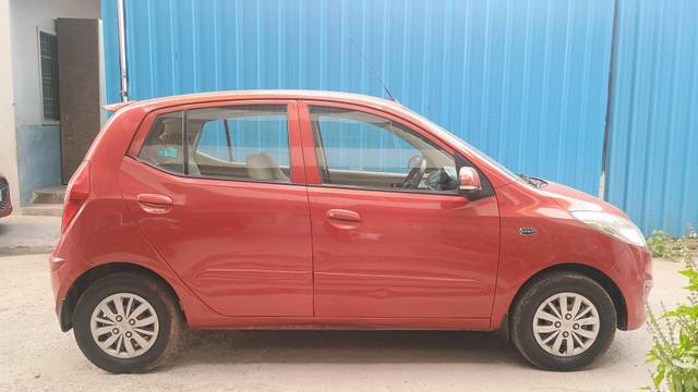 https://images10.gaadi.com/usedcar_image/4595326/original/processed_5eac53cdbcf7db7202c6d19a0d135211.jpg?imwidth=6401