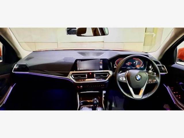 https://images10.gaadi.com/usedcar_image/4595351/original/processed_8e0011ef-ced3-4e3b-a576-2c8e5e2c809d.jpeg?imwidth=6402