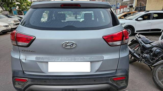 https://images10.gaadi.com/usedcar_image/4595362/original/processed_663dc47c080613572ee6e11d43bc7200.jpg?imwidth=6401