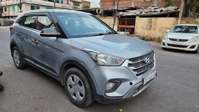 https://images10.gaadi.com/usedcar_image/4595362/original/processed_7669b7275f59c0c168aec9d7fffac1ce.jpg?imwidth=6400