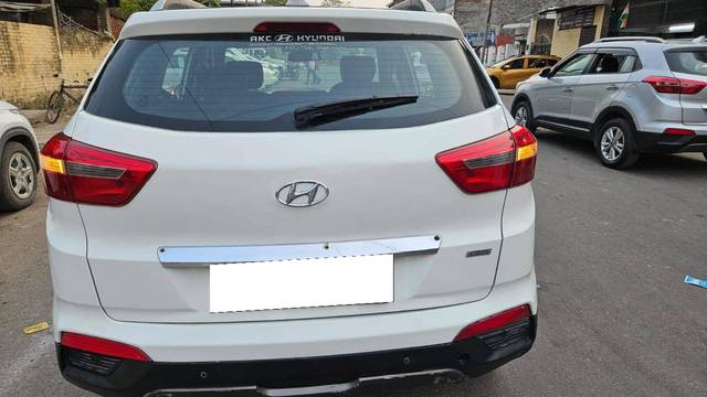 https://images10.gaadi.com/usedcar_image/4595367/original/processed_9347c449c0b4c9b93fec1f9fc0a58305.jpg?imwidth=6402