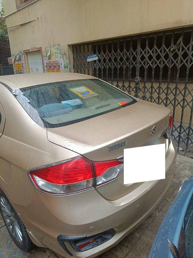 https://images10.gaadi.com/usedcar_image/4595401/original/processed_985f5e88-720e-4663-b7c4-cb345245e39c.jpg?imwidth=6401