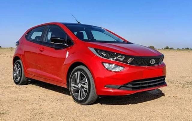 https://images10.gaadi.com/usedcar_image/4595442/original/processed_ce023e9e-b33c-4f64-a3bb-17db0fbc553e.jpeg?imwidth=6400