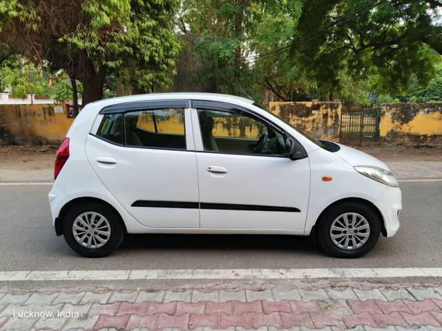 https://images10.gaadi.com/usedcar_image/4595461/original/processed_4bff9f081d6ec74c9bed5f2ef27d2efa.jpg?imwidth=6401