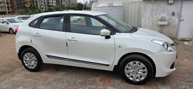 https://images10.gaadi.com/usedcar_image/4595470/original/b0980925b4e161d7b95f72cc1901cb18.jpg?imwidth=6401