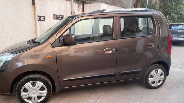 https://images10.gaadi.com/usedcar_image/4595474/original/processed_fbcb894b-9a0a-498b-9805-f37886c5f85e.jpeg?imwidth=6402