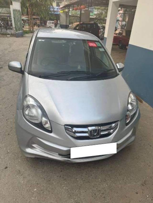 https://images10.gaadi.com/usedcar_image/4595480/original/processed_6ccf7b52-f1ae-4348-a97a-84f34a2fbd6a.jpeg?imwidth=6400