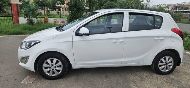 https://images10.gaadi.com/usedcar_image/4595488/original/processed_f33f55f4dea82e6dce7a2d3a1d52ae7b.jpg?imwidth=6400