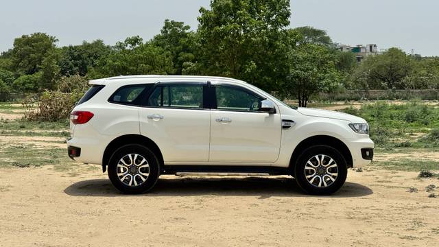 https://images10.gaadi.com/usedcar_image/4595497/original/processed_0b66876a46c78a62e4bf8007363a9e76.JPG?imwidth=6401