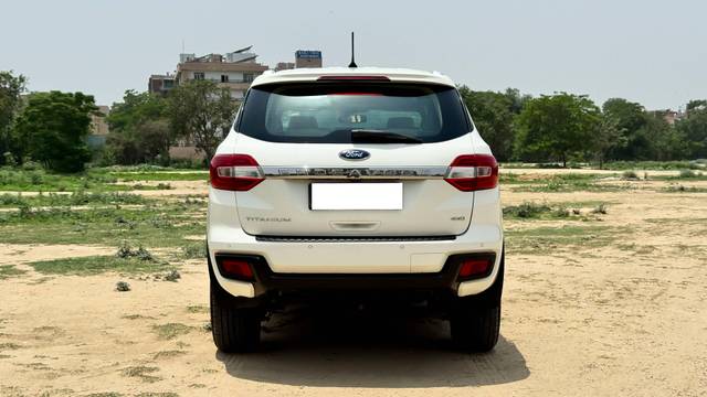 https://images10.gaadi.com/usedcar_image/4595497/original/processed_a2a8f85eb91eb79167dbaed44f8f101a.JPG?imwidth=6402