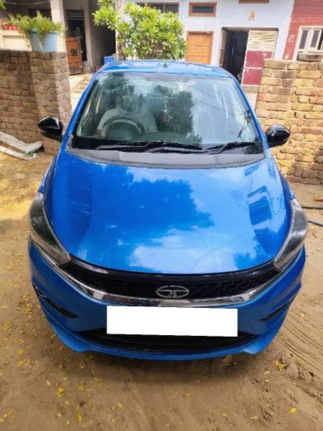 https://images10.gaadi.com/usedcar_image/4595581/original/processed_d0a18202-302b-41da-b5a8-5153207f4232.jpg?imwidth=6402