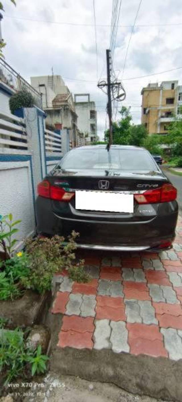 https://images10.gaadi.com/usedcar_image/4595654/original/processed_207a0036-0e32-48df-b9f7-ae4f4ab616f8.jpg?imwidth=6401