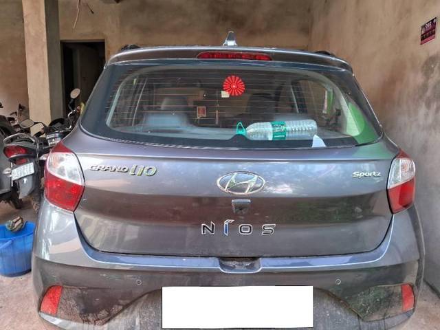 https://images10.gaadi.com/usedcar_image/4595683/original/processed_f97ec5c2-3a60-4b01-94ff-4ff2ef500b2e.jpg?imwidth=6400