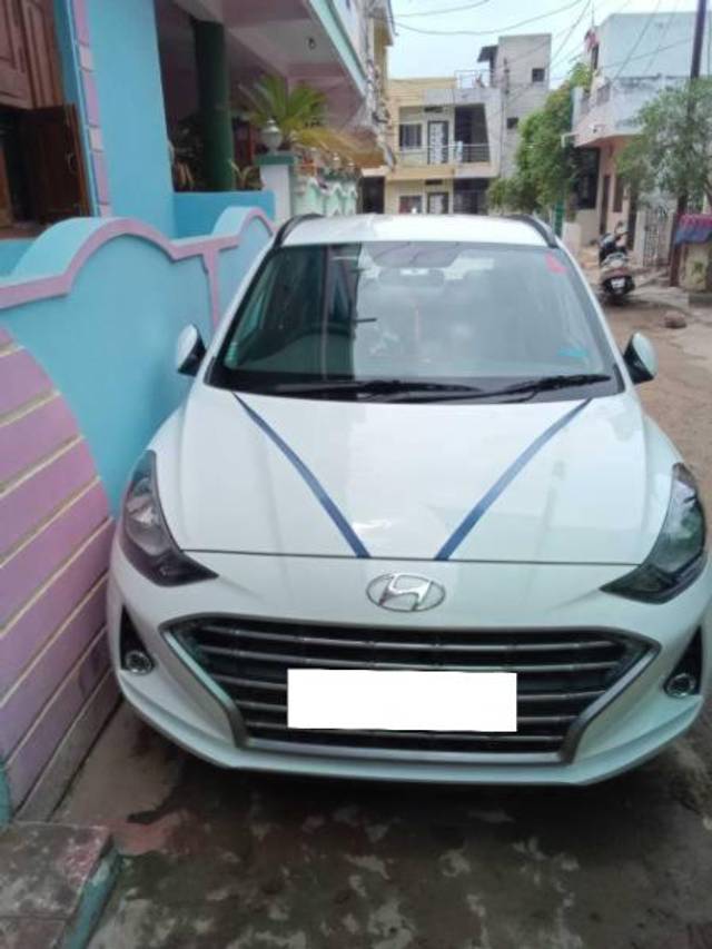 https://images10.gaadi.com/usedcar_image/4595696/original/processed_30f9f537-0c1d-4205-ad48-e4000ffea616.jpg?imwidth=6402