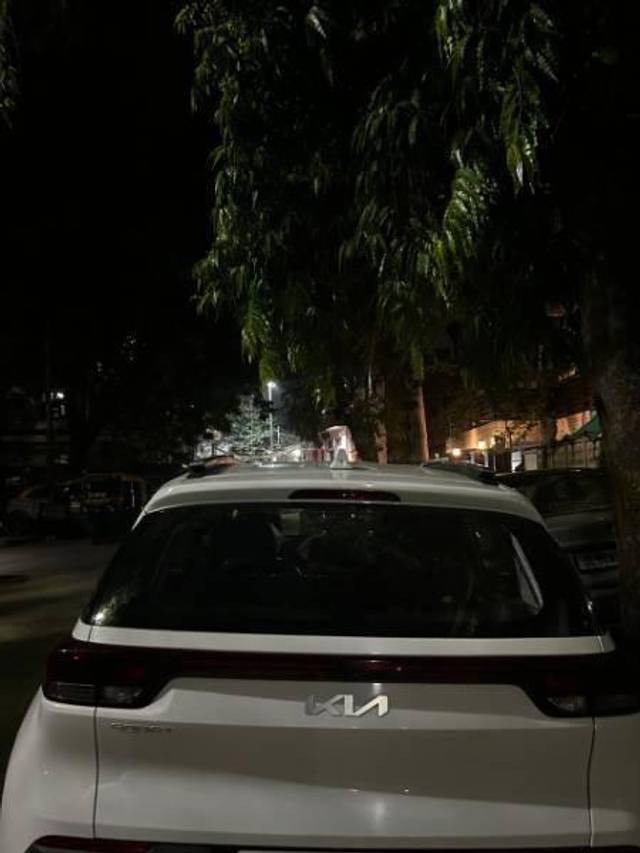 https://images10.gaadi.com/usedcar_image/4595721/original/processed_processed_1d4cbdd1-1e1e-42db-b9dc-505ca8514872.jpg?imwidth=6400